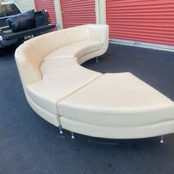 Canto y Moder 10,000 Sectional 