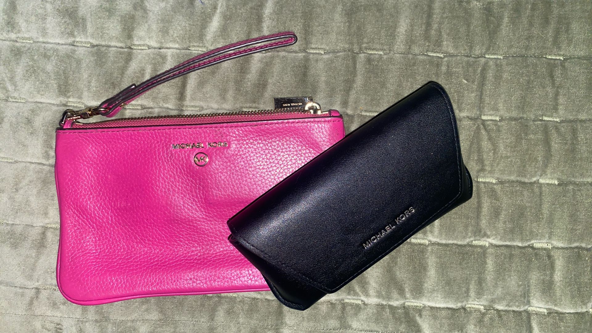 MICHAEL KORS PINK WRISTLET & GLASSES CASE
