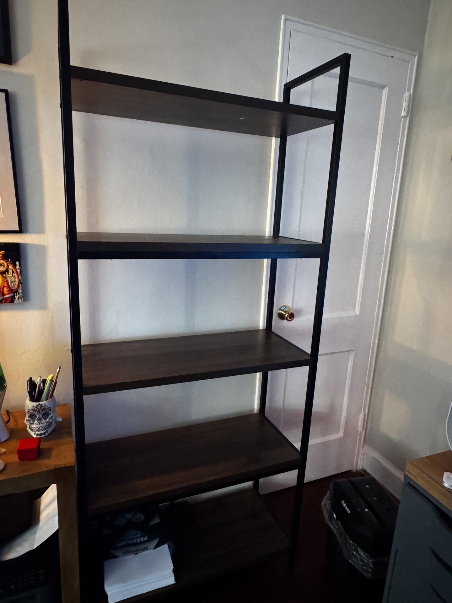 5-Tier Industrial Bookshelf – Wood & Metal Shelving Unit (Excellent Condition)