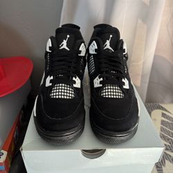 jordan 4 white thunder 