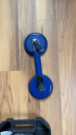 Double suction cup