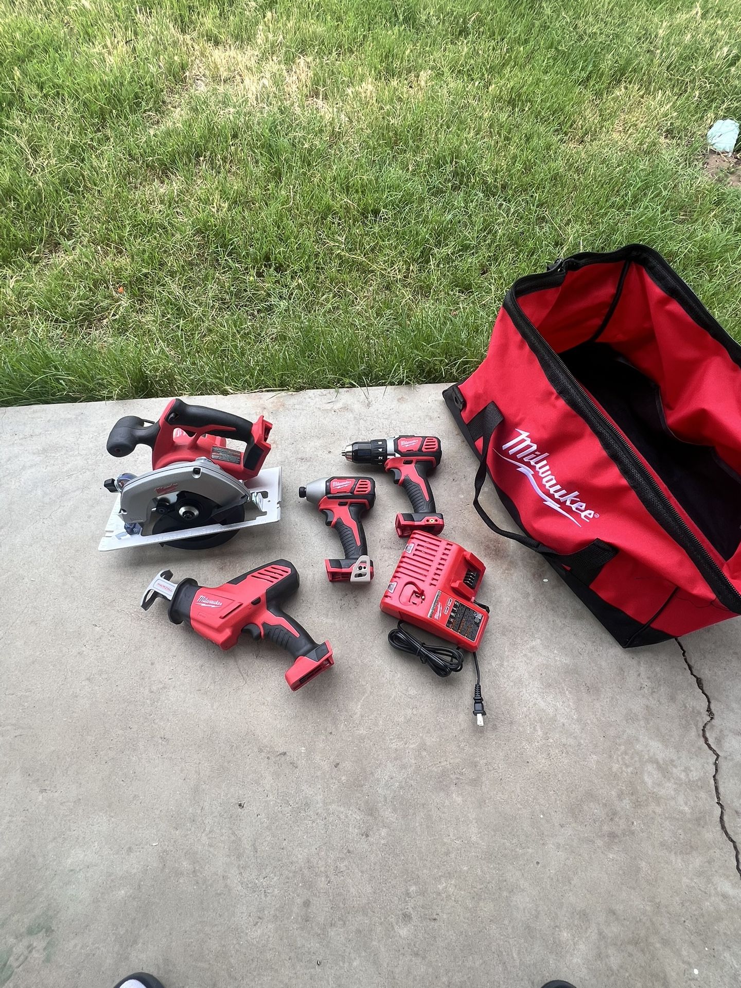 Milwaukee M18 Cordless 4 Tool Combo