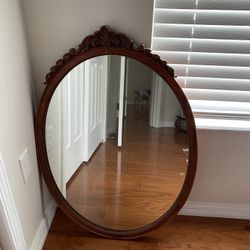 Oval Antique Mirror 3’ 