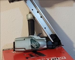 Hitachi NR65AK