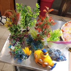 bunch of artifical aquatic plants
