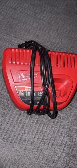 M12 12-Volt Lithium-Ion Compact  Charger
