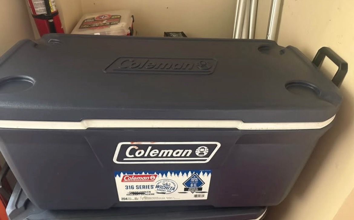 Coleman extra big 204 can cooler