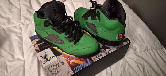 Jordan 5 retro Green Oregon size 8.5
