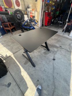 Gaming desk
