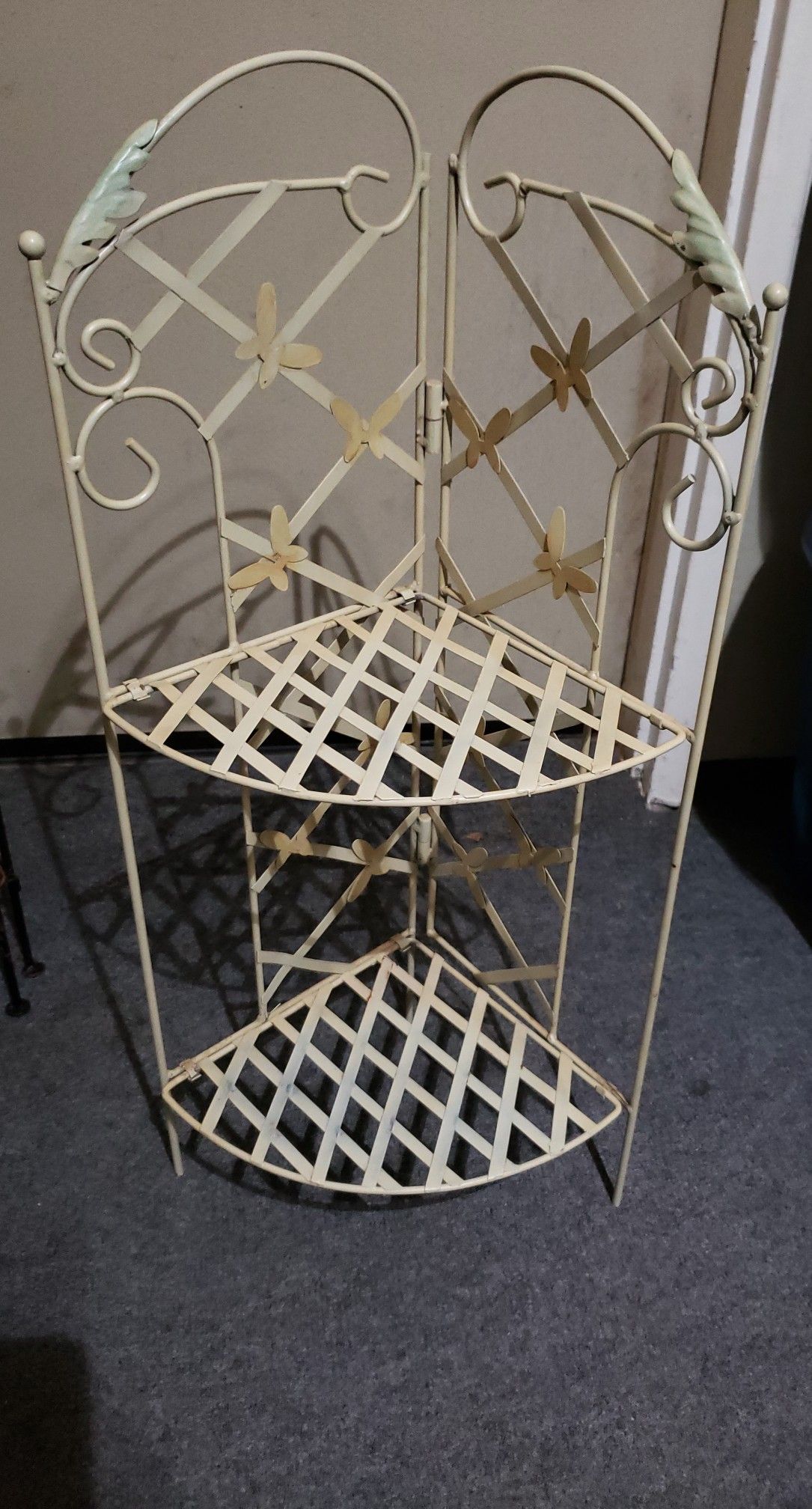 Small folding corner shelf