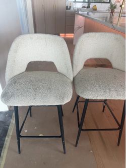 Two kitchen barstools free