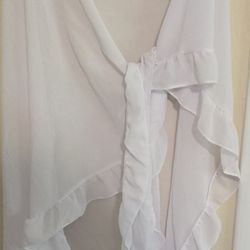 White Beach 
Cover Up Skirt Womens 
Size Medium 
Mint Condition 