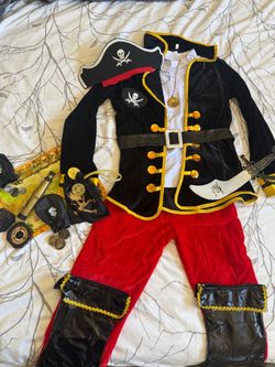 Pirate costume boy