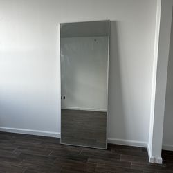 Mirror for free - pick up in Brickell