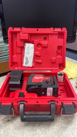 Milwaukee 3522-20 green 100ft cross line and plumb points rechargeable laser level w/case & charger #70508296