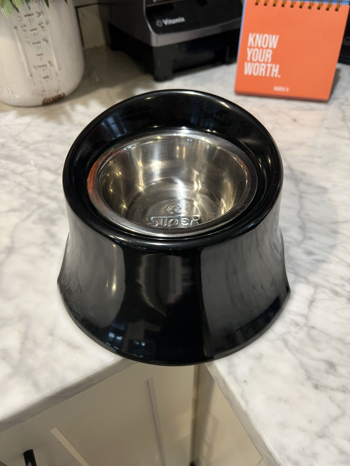 Super Design Elevated Dog Bowl Stand For Food Or Water, Raised Lip & Sturdy Non Spill Edges NEW $35