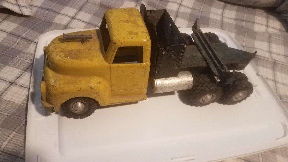 VINTAGE ALL AMERICAN TOY COMPANY - PECO TIMBER TOTER LOGGING TOY TRUCK