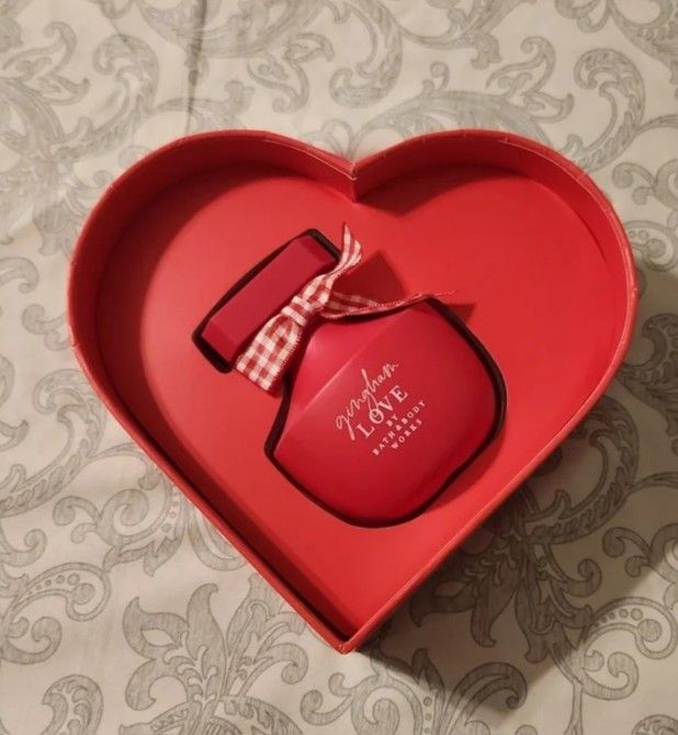 Bath and  Ody Works Gingham Love Perfume