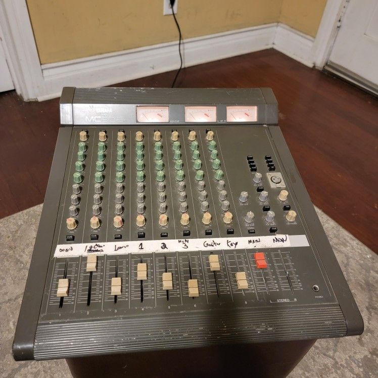 Yamaha Mixer MC802 Analog Audio Mixer Console 