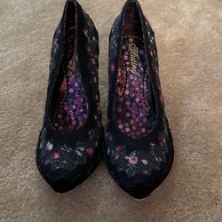 New Mutiny By Irregular Choice Black Floral Heels Size Euro 37/ US 6