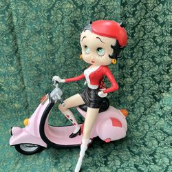 2002 Vintage Betty Boop On Pink Scooter Statue