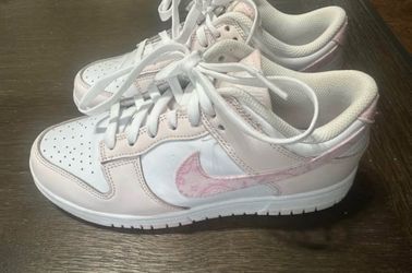Nike dunk low pink paisley- size 7.5 Women’s