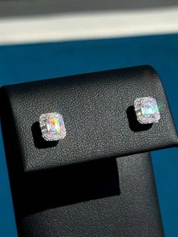 18k solid white gold Emerald & brilliant cut 1.1CTW Diamond stud earrings