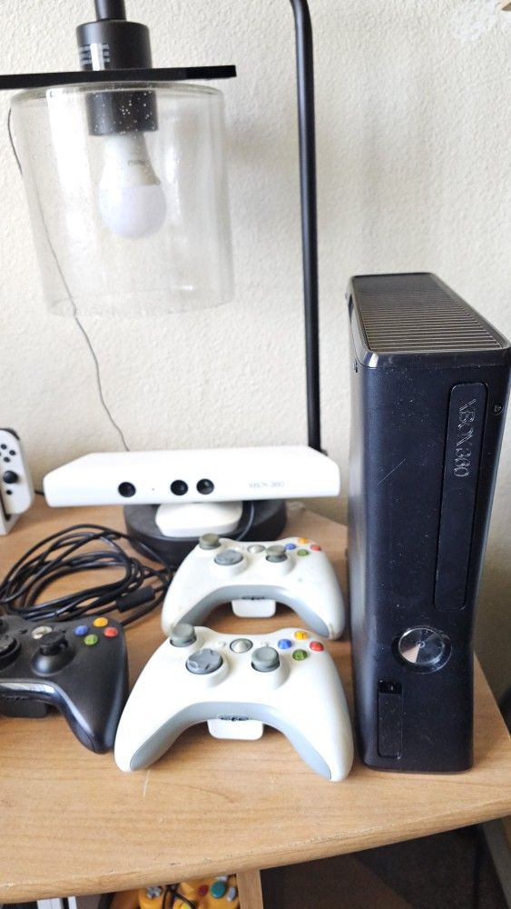 Xbox 360 S 