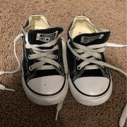 Toddler size outlet 8 converse