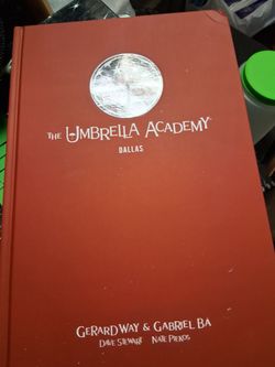 Umbrella academy: Dallas hard cover graphic novel