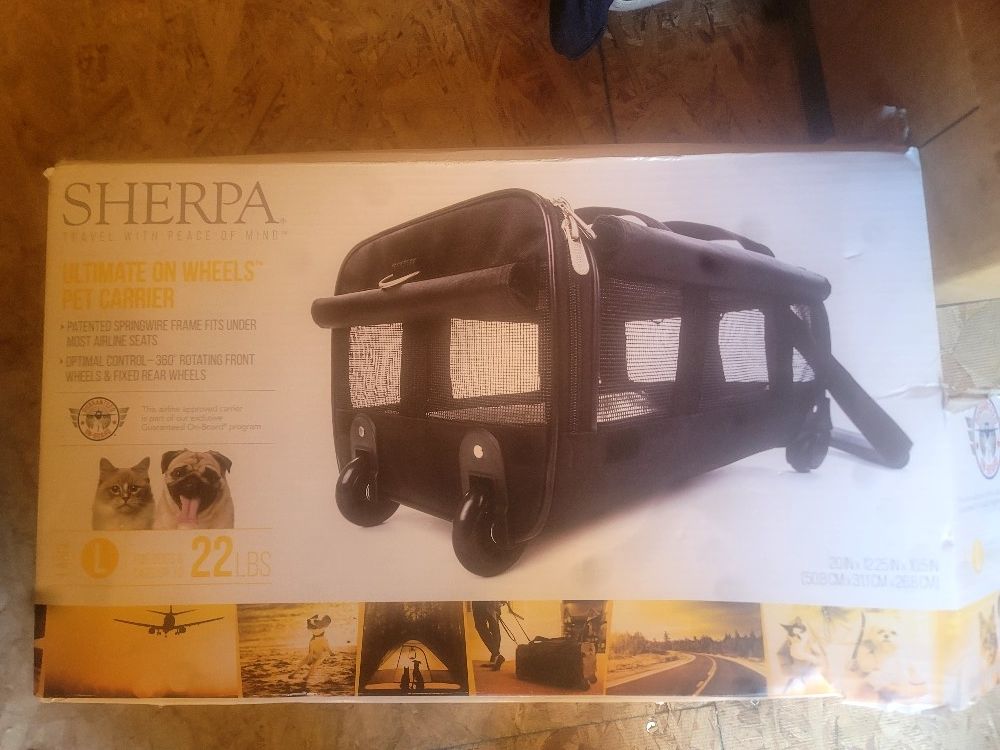 Sherpa Pet Travel Carrier On Wheels NEW IN BOX
