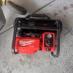 Milwaukee Compressor M18