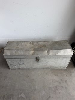 Metal Toolbox with Latch and Tools