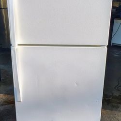Very Clean! White Whirlpool Freezer-On-Top Refrigerator!