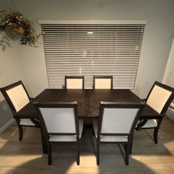 Solid Wood Extendable Dining Table