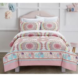 Twin size 5 piece comforter set Medallions Elephant 