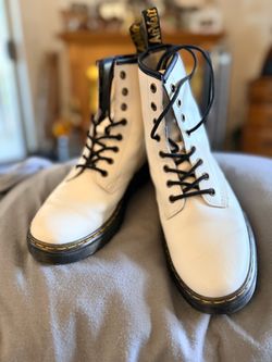 Dr. Martens Zavala White Leather Boots – Women’s Size 8 – $80