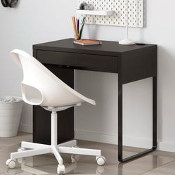 Black modern desk