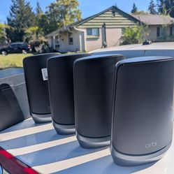 Netgear Orbi Black 960 - One Router & Three Satellites - Works Great