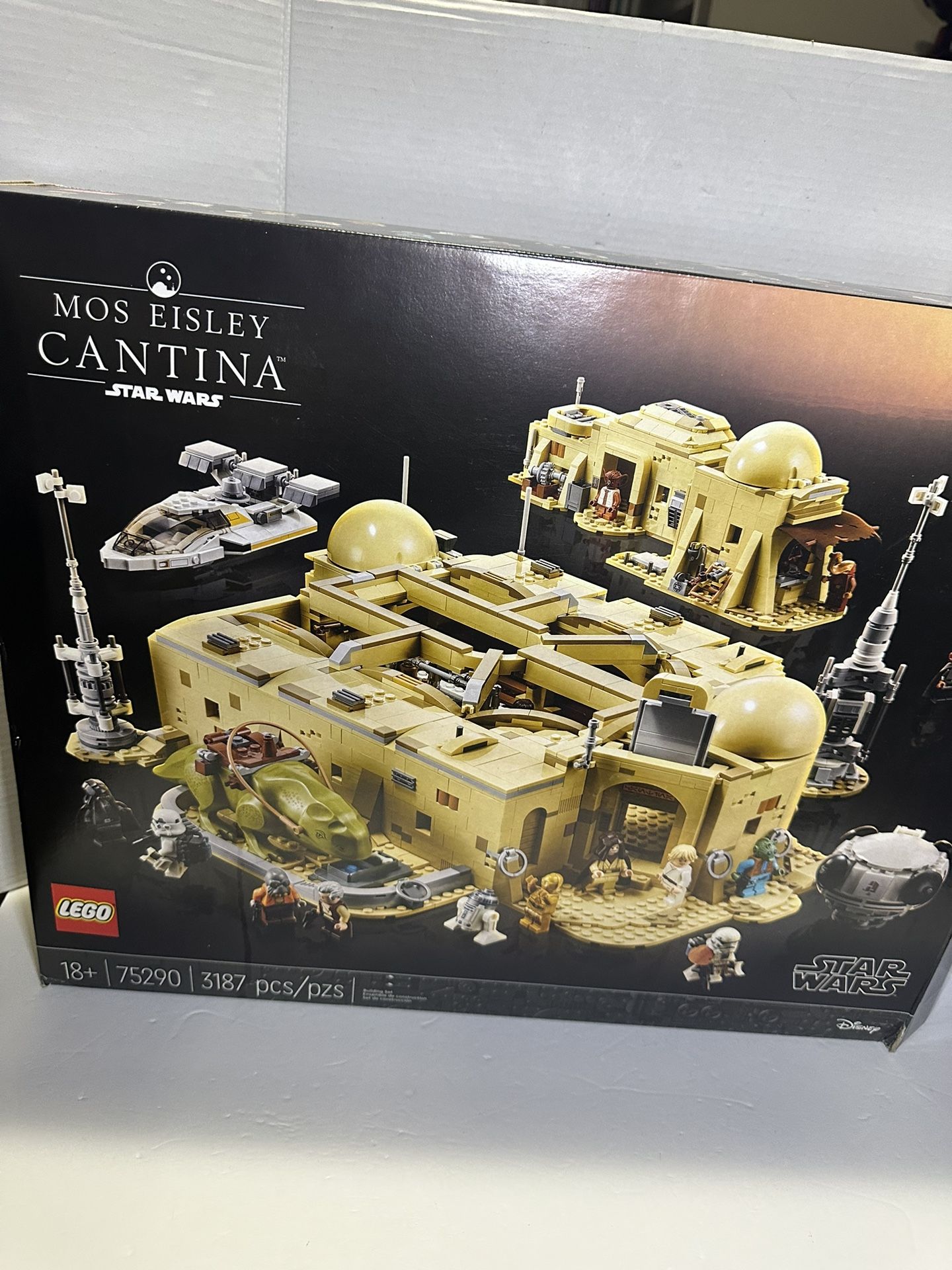 LEGO 75290 Mos Eisley Cantina *Complete