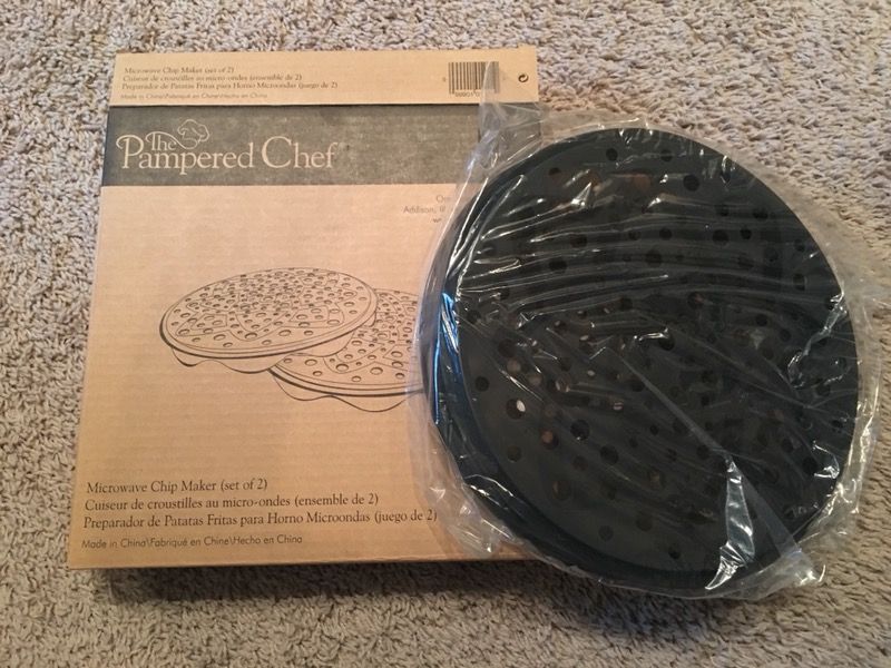 NEW Pampered Chef Microwave Chip Maker