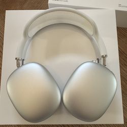 Silver AirPod Max