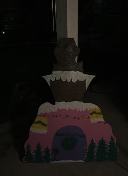 Christmas yard decorations Whoville house