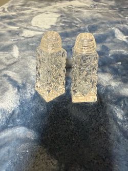 Vintage Crystal Salt and pepper Shakers-diamond cut