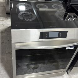 Frigidaire Induction Stove ! 30” 6.2 Cu. Ft. AMAZING DEAL !!