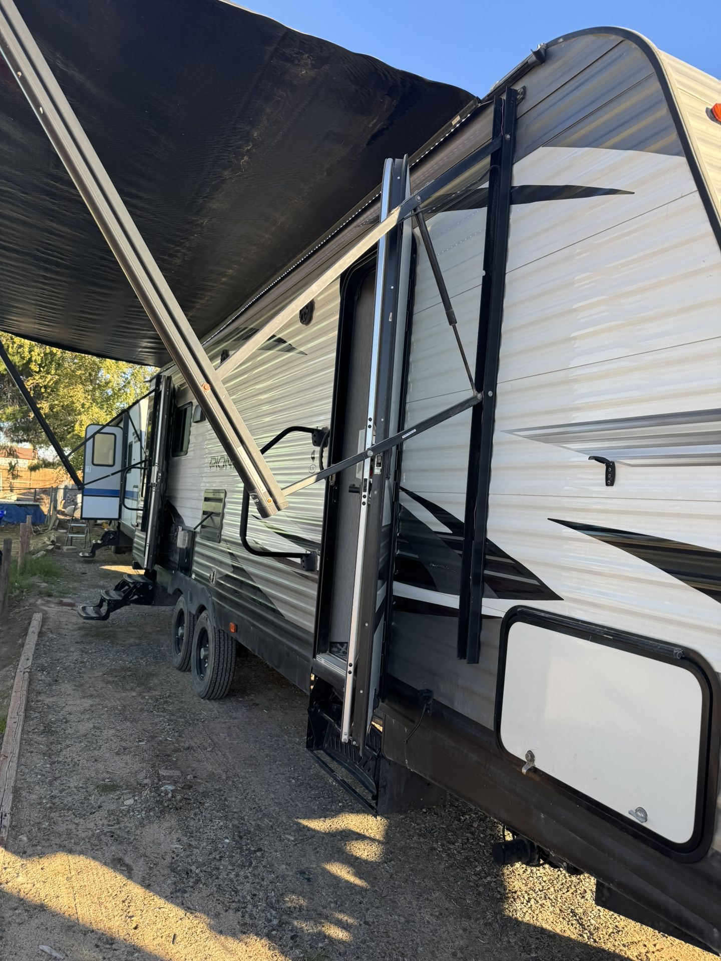 2019 Pioneer Travel Tráiler In Víctorville Ca