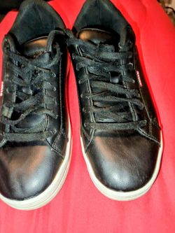 Levi's Black Low-Top Sneakers