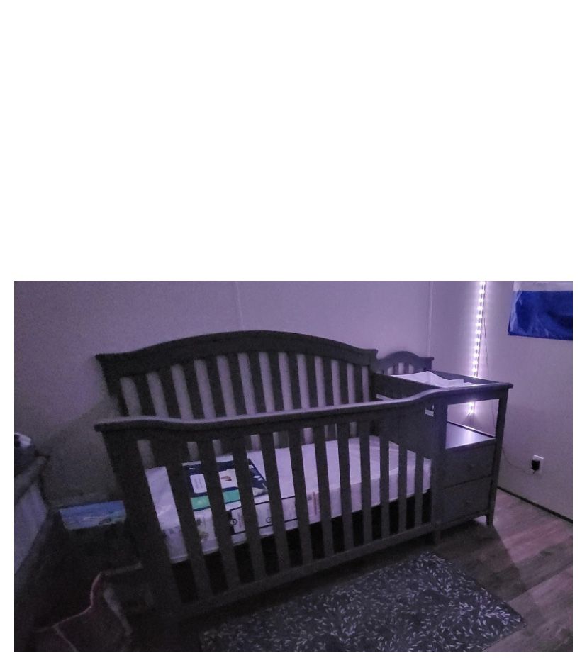 Baby crib & Changing 
