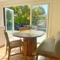 Oval Dining table - Rich Light Walnut