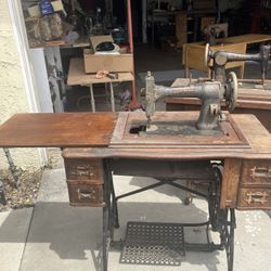 Antique Sewing Machine 